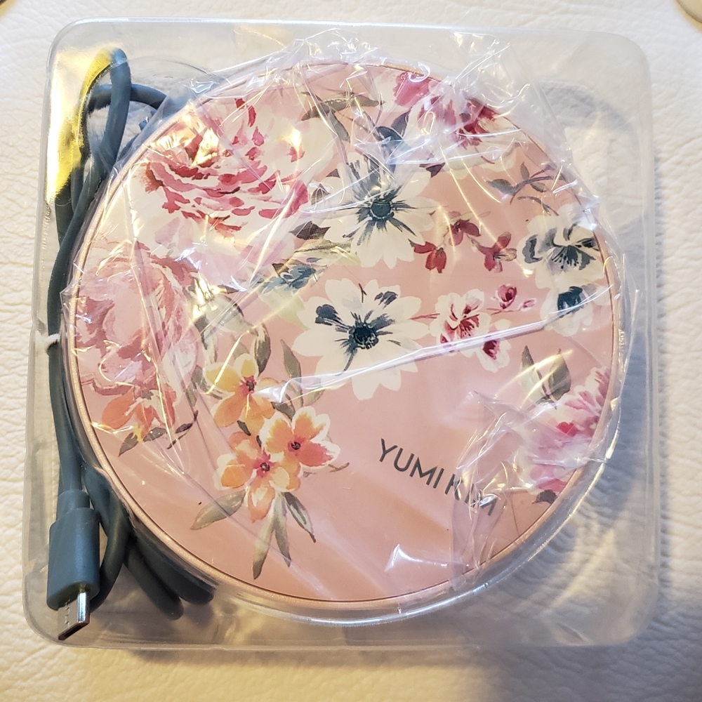 Yumi Kim Wireless Charging Pad